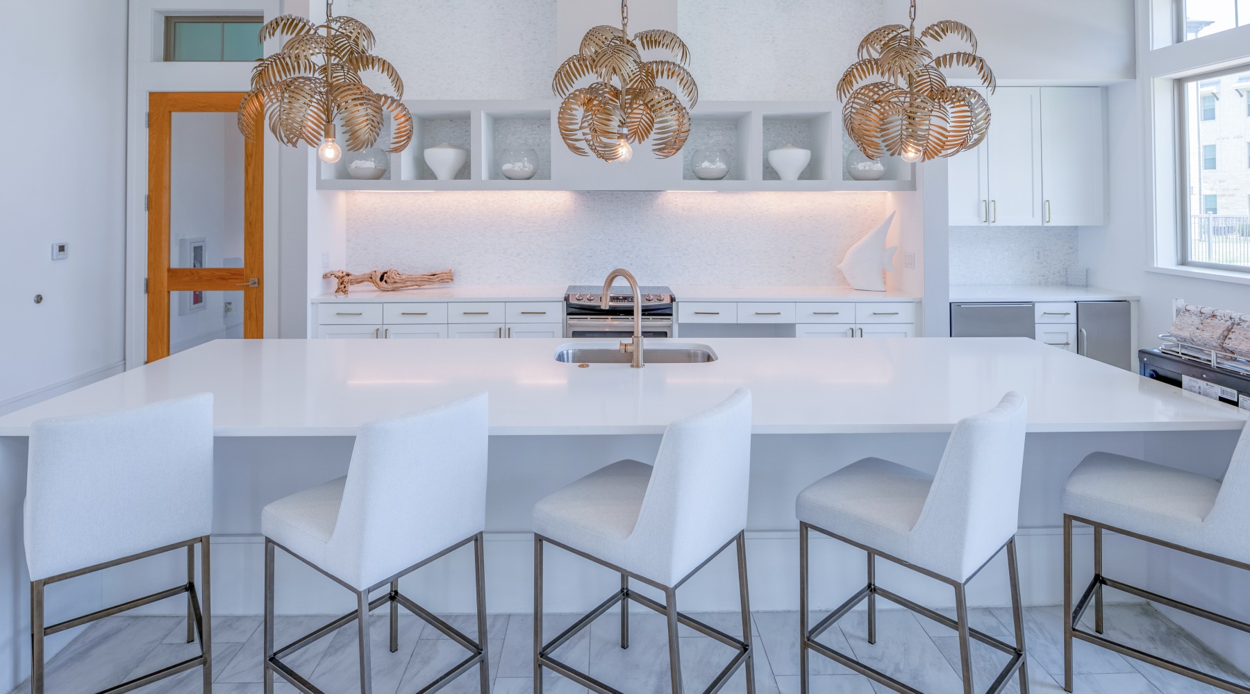 Beautiful clubroom with lounge seating and natural lighting