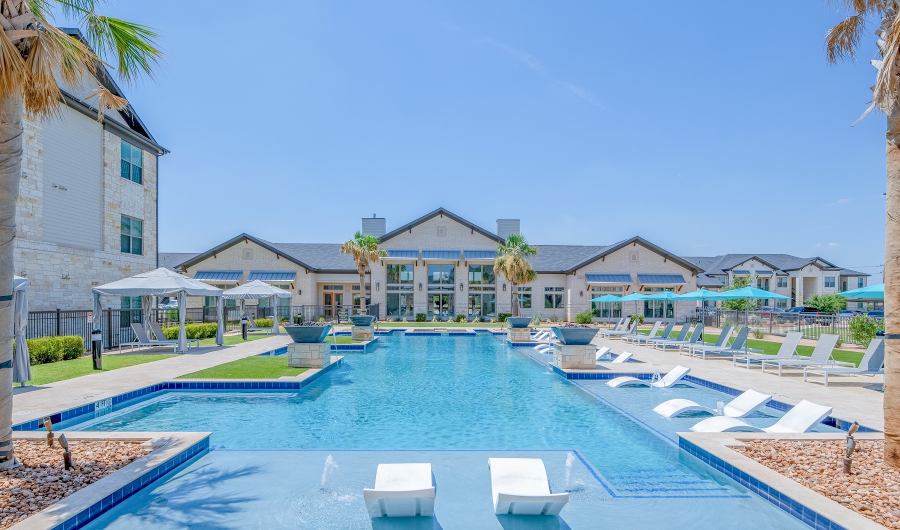 resort style swimming pool