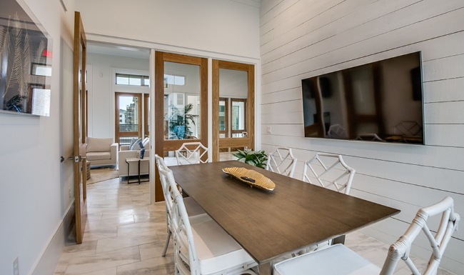 Lounge space with ample lighting